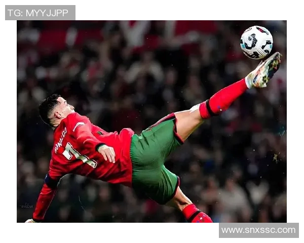 小矮人足球明星的传奇故事与成就揭秘你知道是谁吗